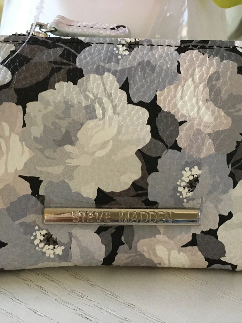 Steve Madden Floral Wallet in Gray and White